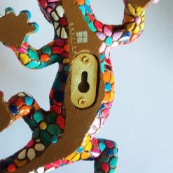 système d'attache au mur