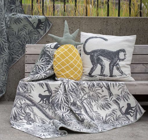 SUMMER 2021_Nova_4083-55-60_cushion filled_7831-31_cushion_8065-60