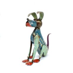 chien en métal recyclé