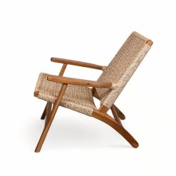 fauteuil lounge en bois et paillage