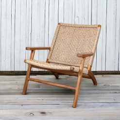 fauteuil style lounge en bois et cannage