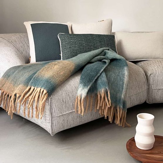plaid-100-recycle-en-polyester-vert-a-franges