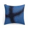 Coussin design bleu pour canapé motif géométrique en 50 x 50 cm