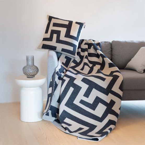 Plaid géométrique labyrinthe en coton pour canapé en 140 x 200 cm – Image 4