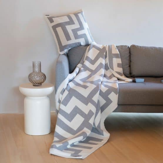Plaid géométrique labyrinthe en coton pour canapé en 140 x 200 cm – Image 3