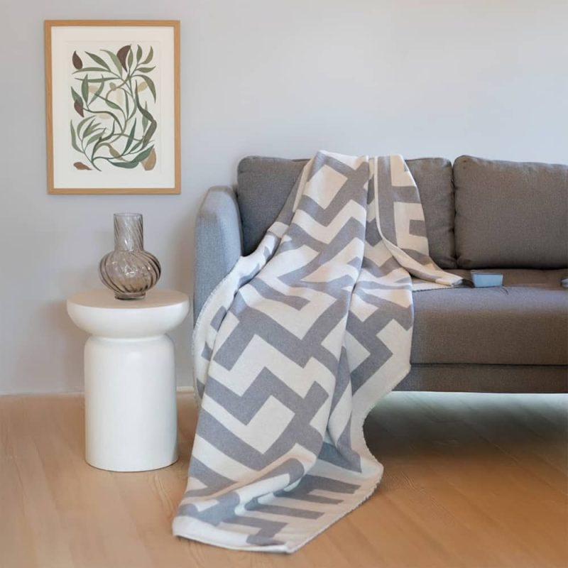 le jeté de plaid négligemment chic