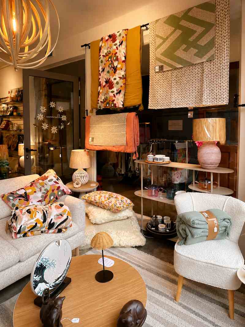 Boutique Le Cèdre à Quimper, meubles et décoration intérieure