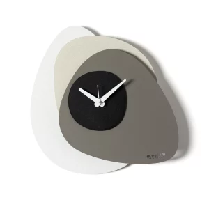 Horloge murale design Grease en fer, plaques superposées blanc, sable et taupe, cadran noir