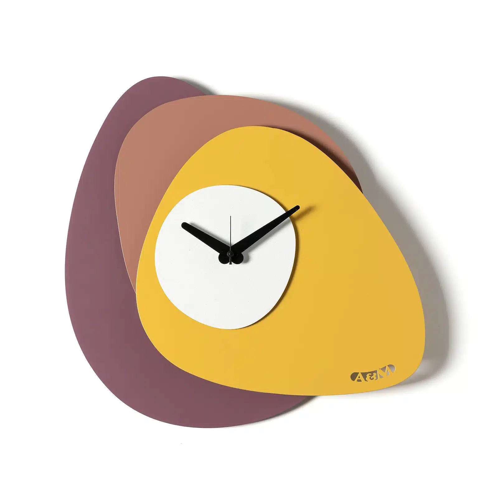Horloge murale design Grease en fer, plaques superposées prune, terracotta et moutarde