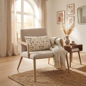 Coussin beige bohéme en situation