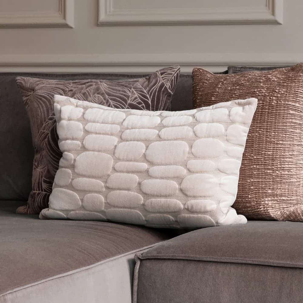 coussin-velours-beige-50-x-30-cm-2
